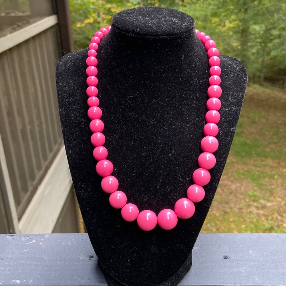 Bubble Gum pink retro bead necklace